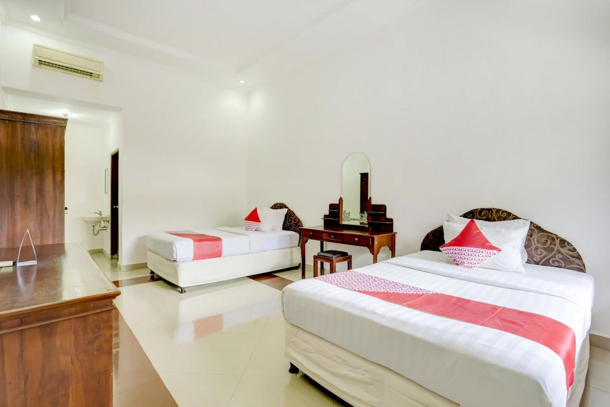 OYO 3261 Hotel Ratu Denpasa Buitenkant foto