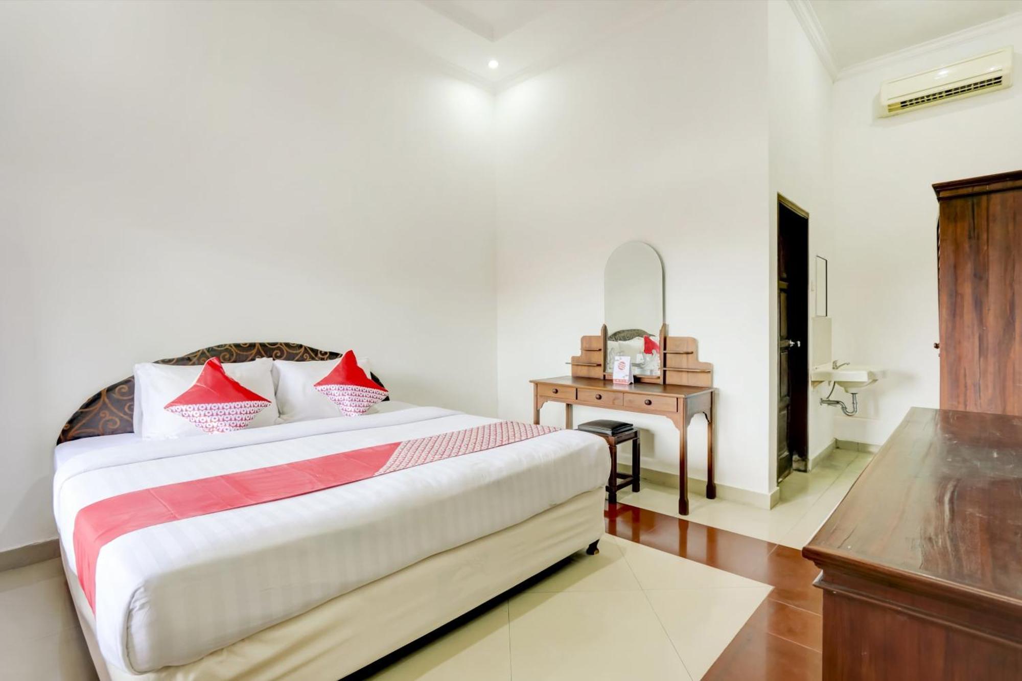 OYO 3261 Hotel Ratu Denpasa Buitenkant foto