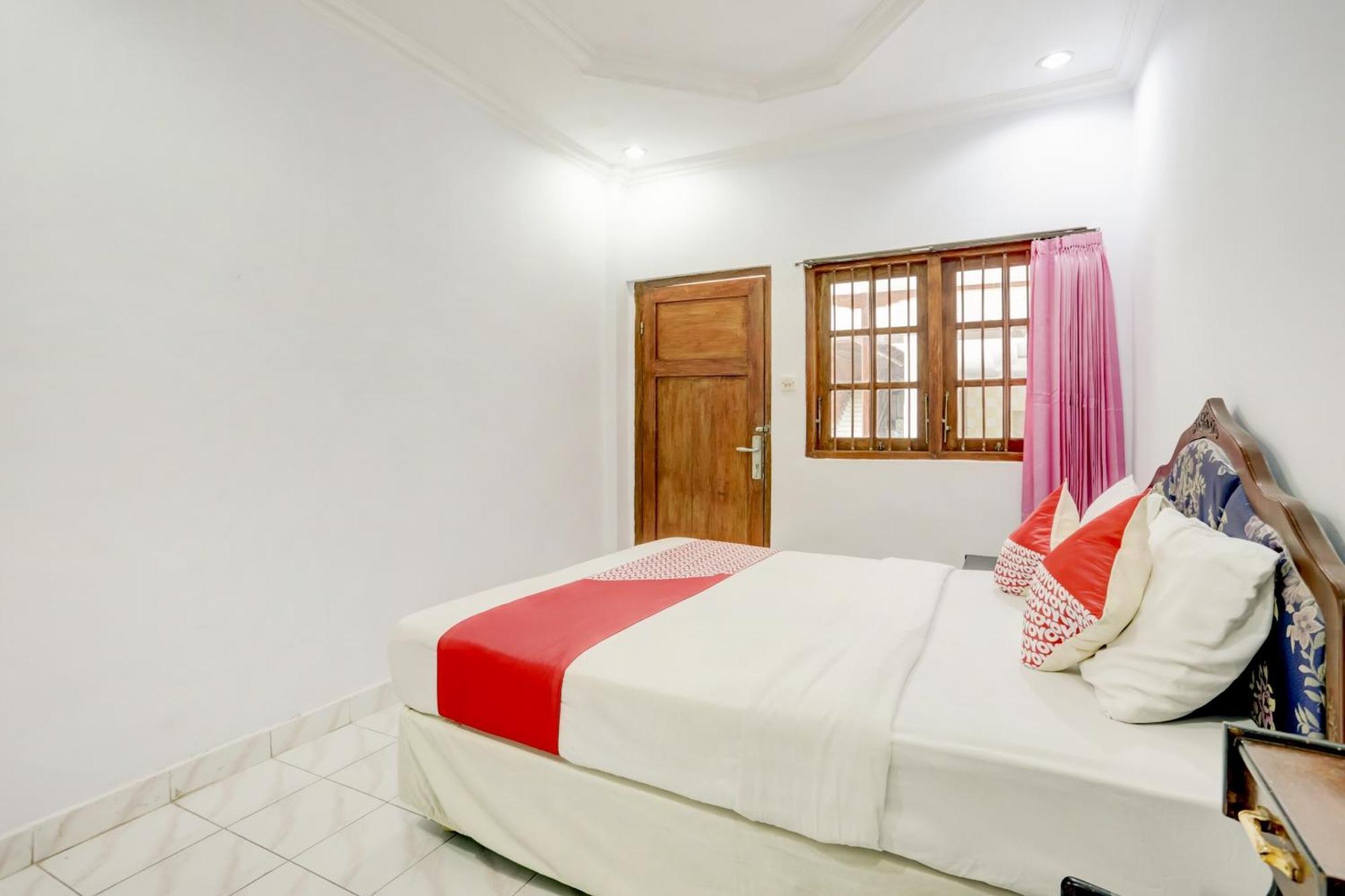 OYO 3261 Hotel Ratu Denpasa Buitenkant foto