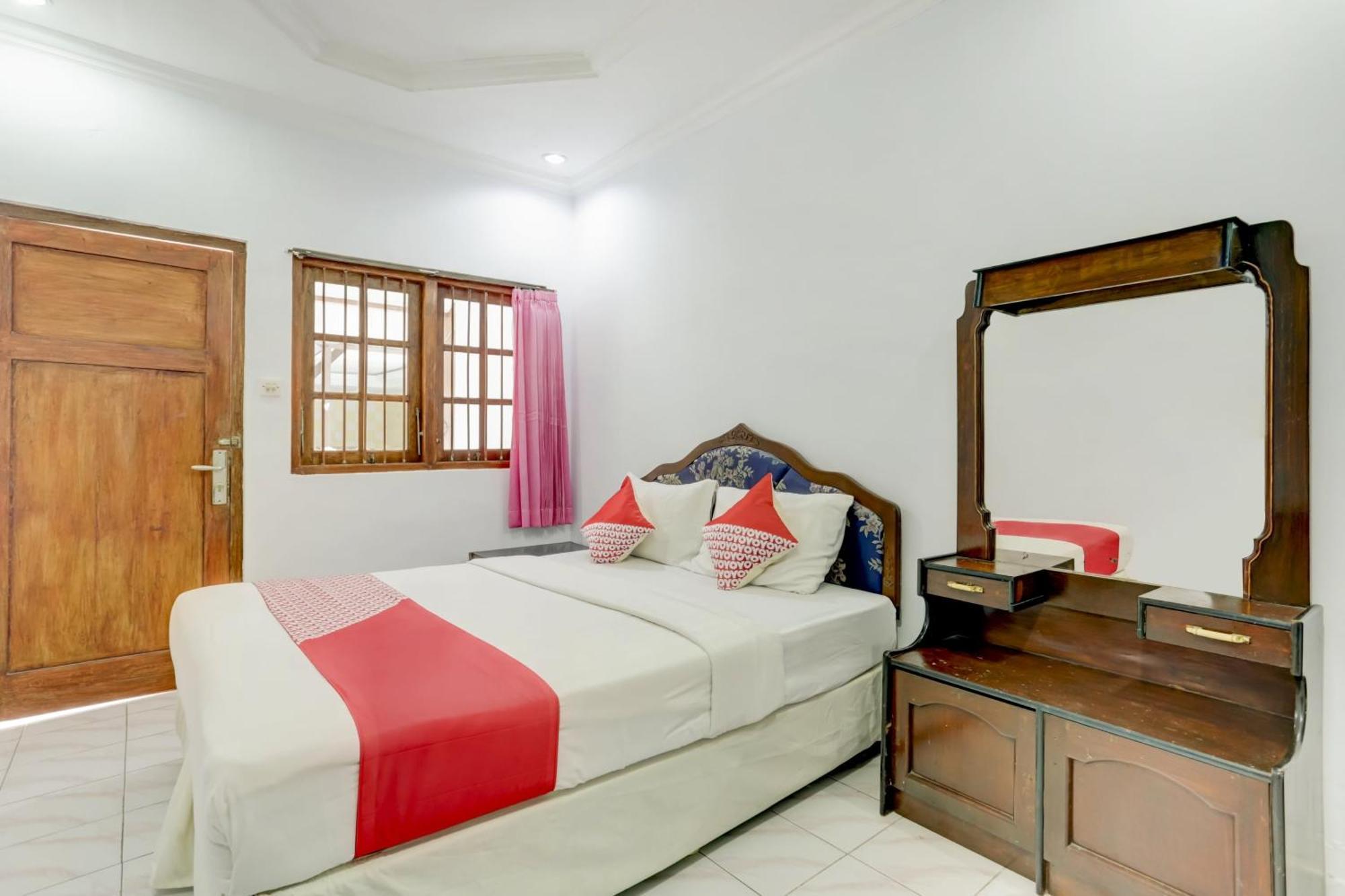 OYO 3261 Hotel Ratu Denpasa Buitenkant foto