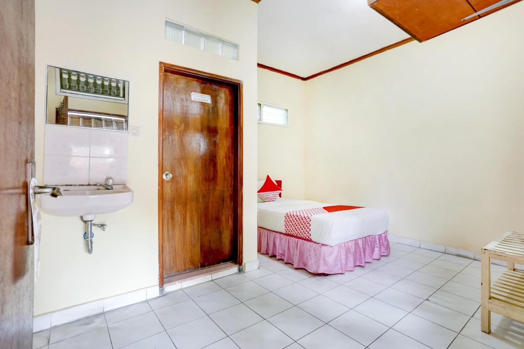 OYO 3261 Hotel Ratu Denpasa Buitenkant foto